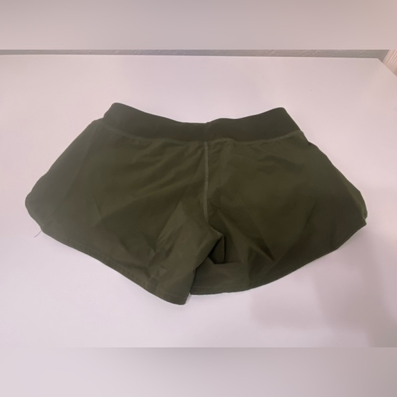 Rouge green shorts - Picture 2 of 3